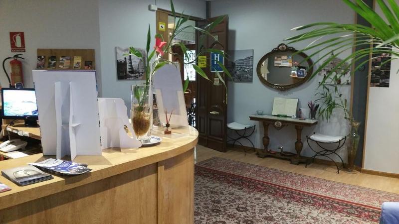 Hostal Felipe V Madrid Bagian luar foto